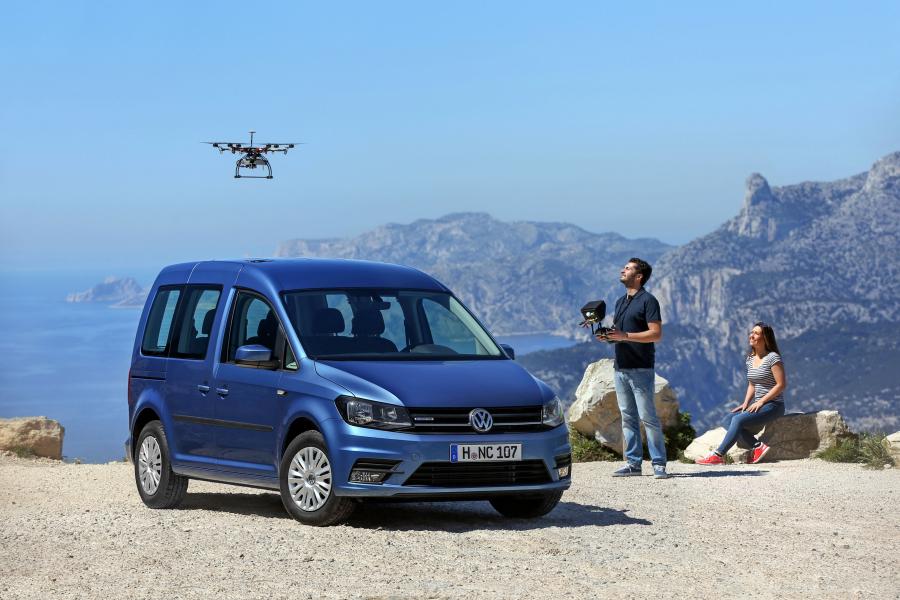  Volkswagen Caddy Trendline BlueMotion 2015 года  (фото 12 из 23)